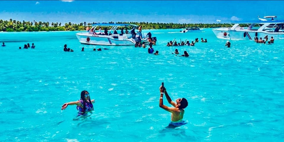 Aventura Exótica a Isla Saona: Paraíso en la Piscina Natural – Image 9